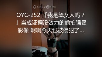 夫妻3P记，浴缸旁这一幕，单男在后面帮老婆洗逼逼，老公在前面堵住嘴巴，分工合作真的感人！