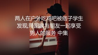 【健身教练真的很深】好身材都是练出来的，健身房撸铁一身汗，更衣室内裸体自慰，腋毛没刮，纯粹原生态