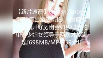 70后美妈妈 ·不惧时光优雅到老~ 很有气质很有品味，车库和弟弟乱伦，精液堵塞了骚穴！