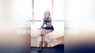 小少妇临睡前跟大哥激情啪啪，全程露脸温柔的舔弄大鸡巴，激情上位让小哥压在身下揉着奶子爆草抽插无套蹂躏