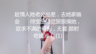 奶水充足的哺乳期少妇，全程露脸激情大秀肚兜情趣装诱惑漏出骚奶子挤奶水