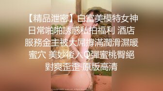 [自拍]在公廁把女友吹簫就地正法