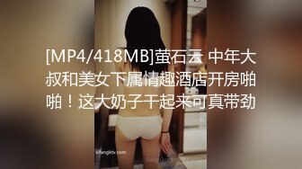 老外在厕所里玩群P