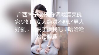 女学生正在做作业，被桌子上的手淫分散了注意力 (653975ca0deb9)