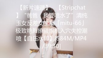 熟女【妖婆】开裆肉丝肛塞护士制服与干儿子造爱“想不想肏妈妈呀”能把男人吸干