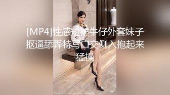 大神潜入商场女厕偷拍多位年轻美女店员 (5)