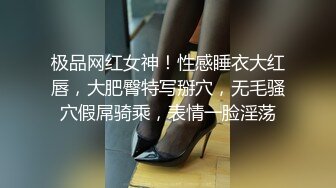 办公楼偷拍蓝裙美女还捎带一位