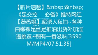 大年三十，携骚妻和单男祝大家新年快乐。